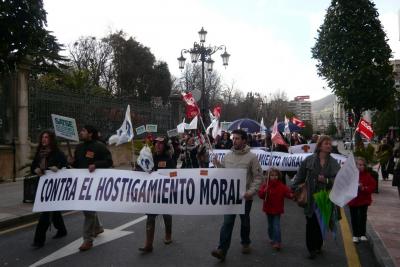 Concentración de apoyo a Lola Colunga, presidenta del Comité de Empresa del Hospital Grande Covián de Arriondas