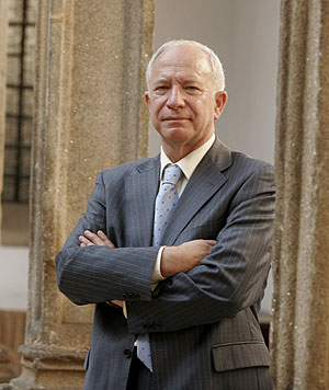 José Manuel Fraga Bermúdez, catedrático de Pediatría y decano de la Facultade de Medicina de la USC FOTO: Patricia Santos